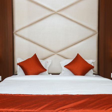 Hotel Spring Inn Mumbai Exteriör bild