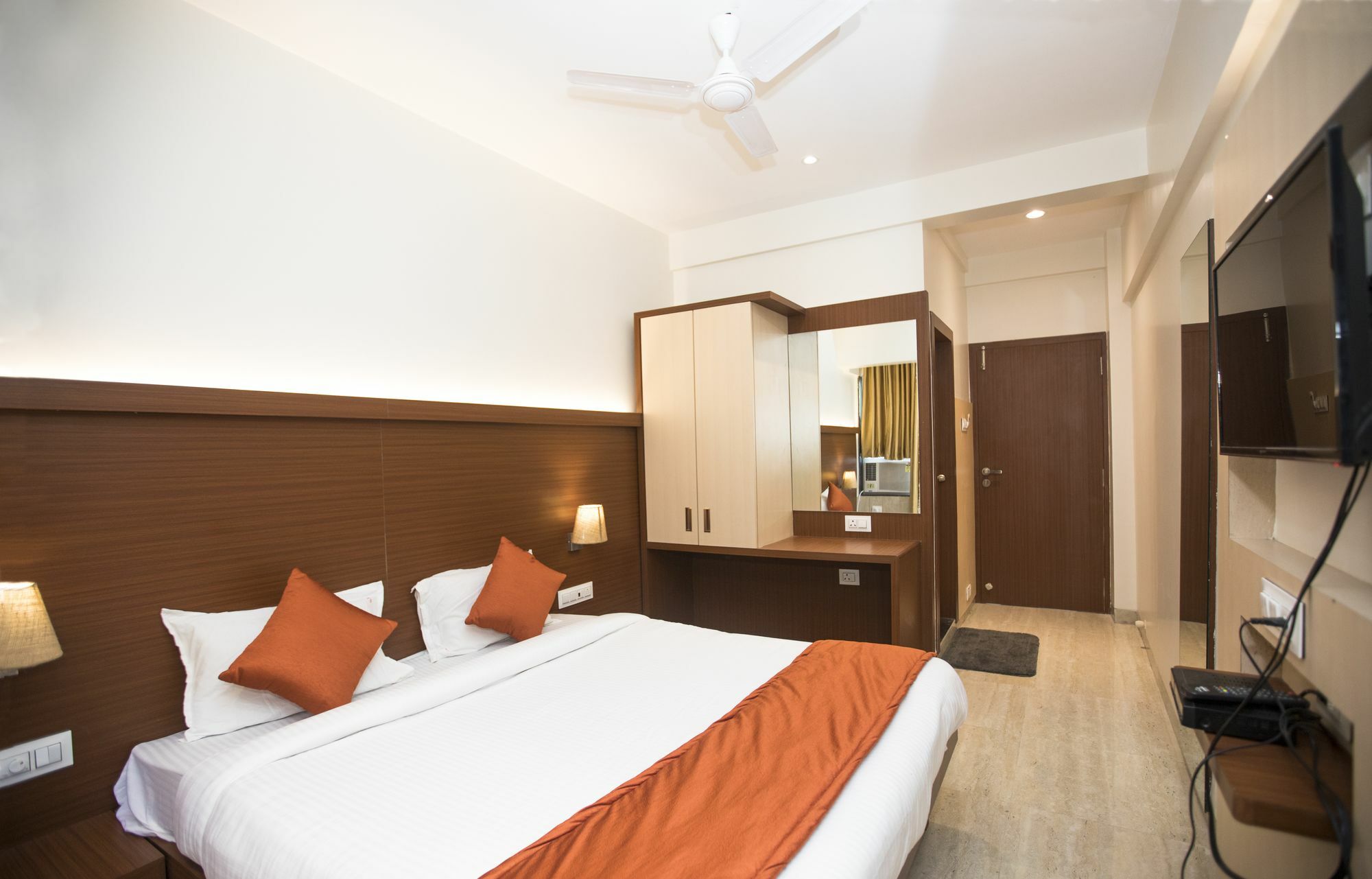 Hotel Spring Inn Mumbai Exteriör bild