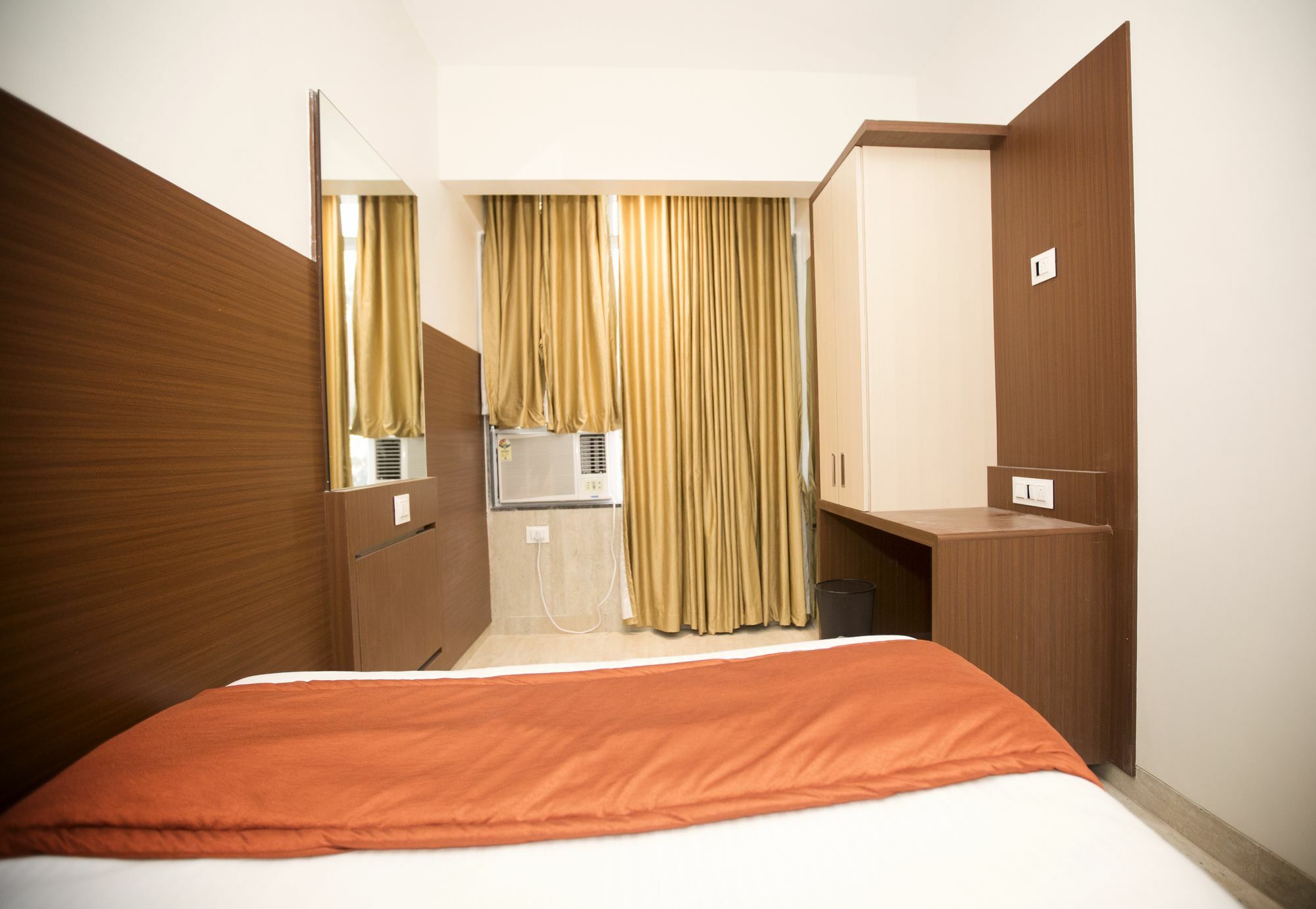 Hotel Spring Inn Mumbai Exteriör bild