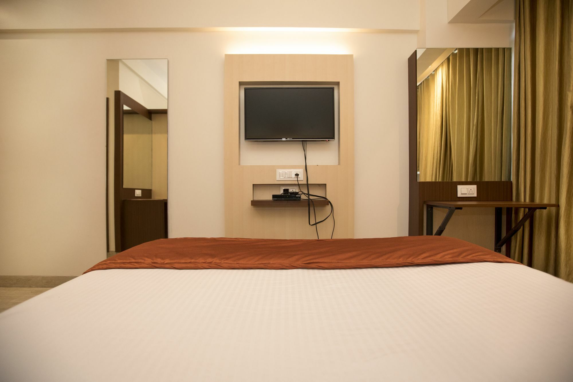 Hotel Spring Inn Mumbai Exteriör bild