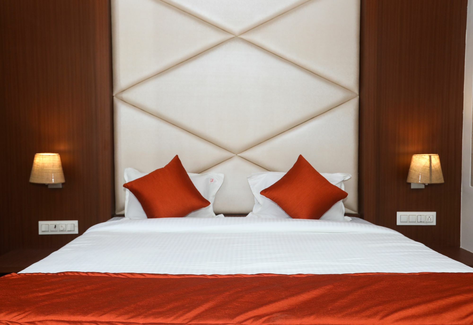 Hotel Spring Inn Mumbai Exteriör bild