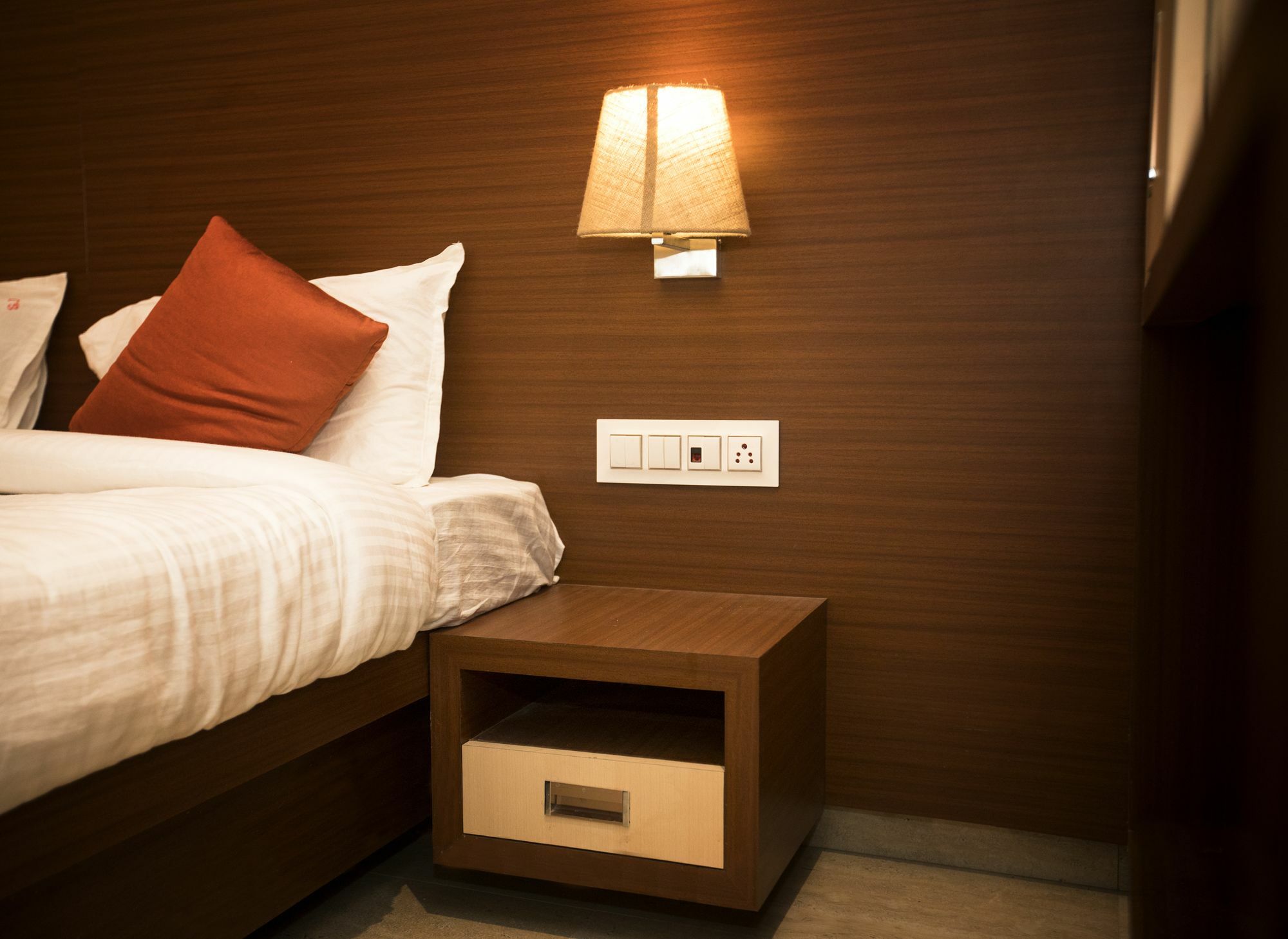 Hotel Spring Inn Mumbai Exteriör bild